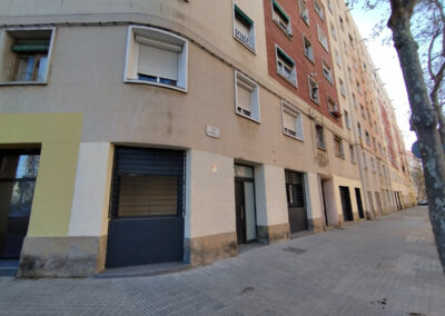 reforma antiguo local en vivienda unifamiliar fachada