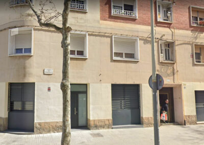 reforma antiguo local en vivienda unifamiliar fachada